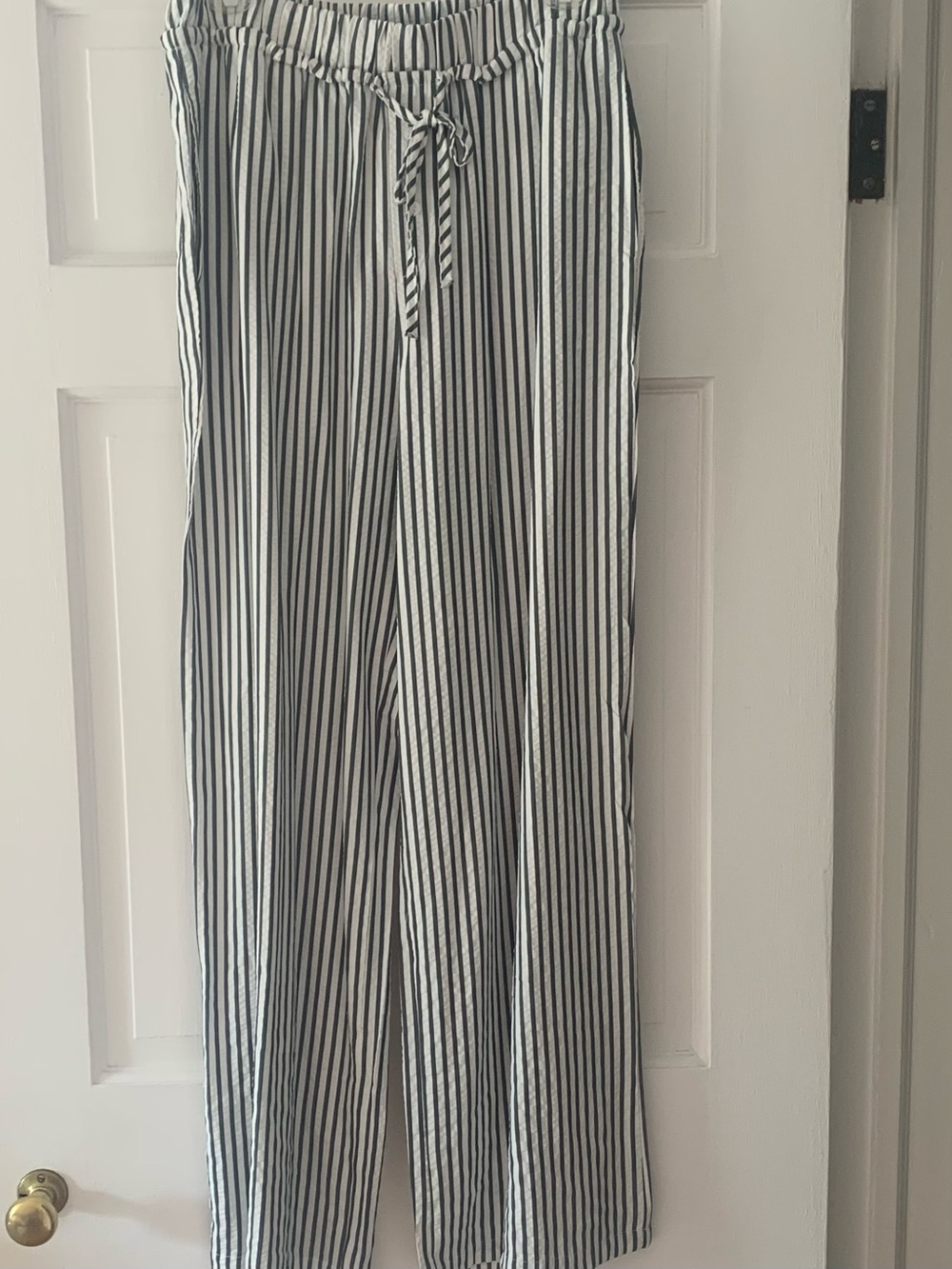 Sincerly Jules Green & White Vertical Stripe Wide-Leg Pants, size M